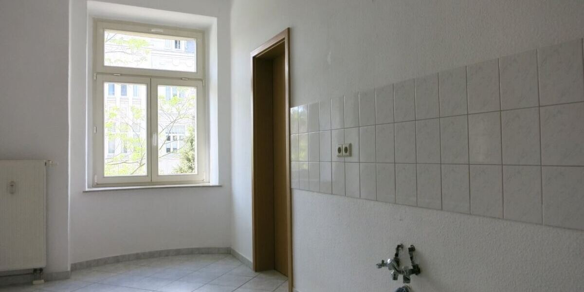 Für Ihren Start als Anleger - kleine Wohnung mit Fenster in Küche und Bad! - Etagenwohnung Chemnitz Schloßchemnitz | Angebot:25342466