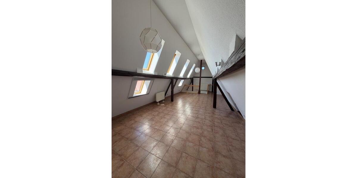 Dachgeschoßwohnung Querfurt - 5 Zimmer, 146 m&sup2;, 990&euro; | Angebot:25390515
