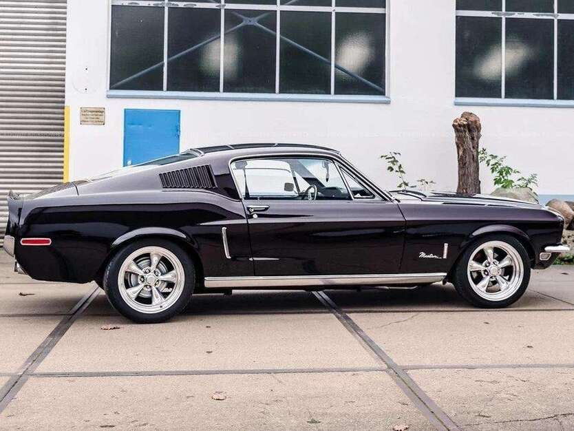 Ford Mustang 87.679 km 70.000 € Essen 45139