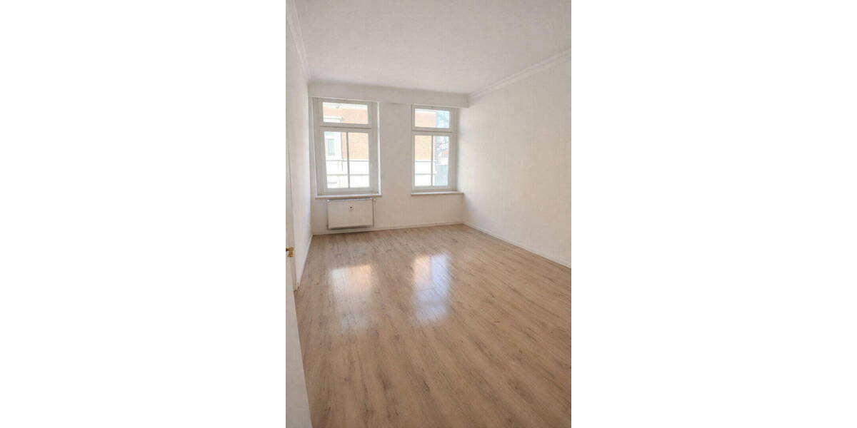 Etagenwohnung Zeitz - 2 Zimmer, 60 m&sup2;, 360&euro; | Angebot:26685856
