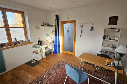 Heller Praxis- oder Büroraum im Erdgeschoss – Neubau in Uffing zimmer