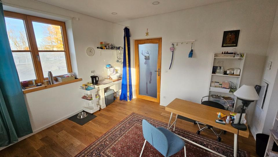 Heller Praxis- oder Büroraum im Erdgeschoss – Neubau in Uffing zimmer