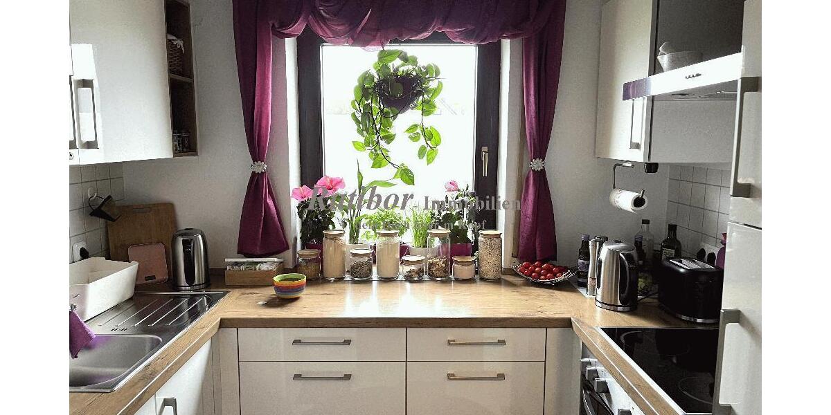 Gut vermietete 2 Zimmer-Mansardenwohnung mit Loggia und Stellplatz in ruhiger Wohnlage RH-Nord - Dachgeschoßwohnung Roth | Angebot:26998520