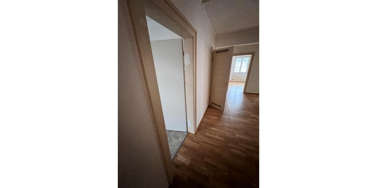 Etagenwohnung Augsburg - 5 Zimmer, 105 m&sup2;, 1.450&euro; | Angebot:25951794