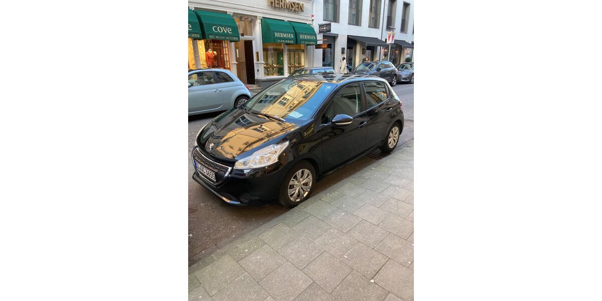Peugeot 208 143.500 km 2.200 &euro; Düsseldorf 40213