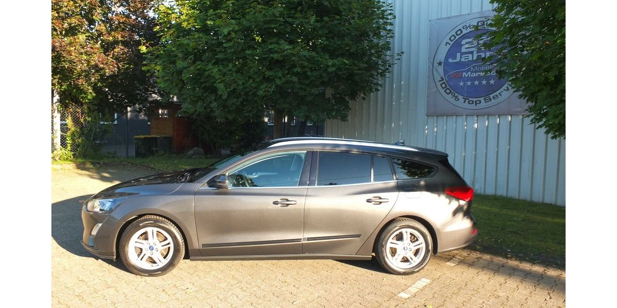 Ford Focus NAVI BLUETOOTH SHZ PARCTRONIC 1 HAND 131.112 km 10.908 &euro; Köln 50858