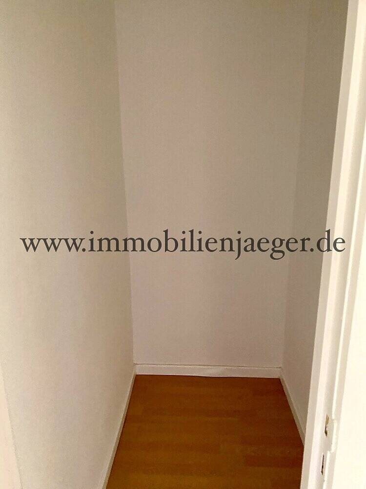 Fußnähe AEZ Poppenbüttel - ruhige Wohnung mit großen Balkon - ruhige Lage nur zum Garten, Fahrstuhl