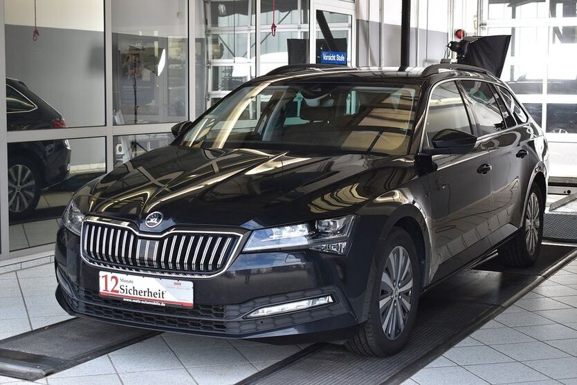 Skoda Superb 142.477 km 24.440 € Bad Friedrichshall 74177