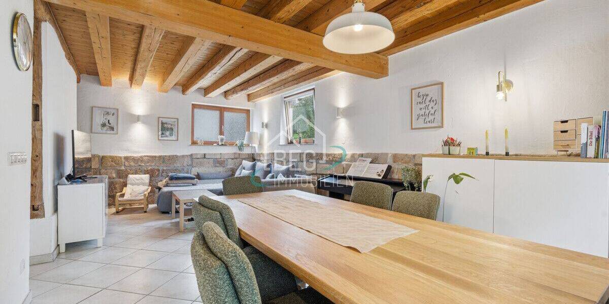 Mehrfamilienhaus, Wohnhaus Stuttgart / Sillenbuch Sillenbuch - 6 Zimmer, 161 m&sup2;, 689.000&euro; | Angebot:26833944