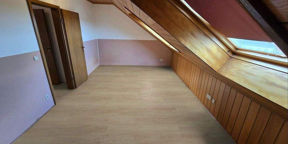 Etagenwohnung Aachen-Verlautenheide Verlautenheide - 3 Zimmer, 105 m&sup2;, 890&euro; | Angebot:25103050