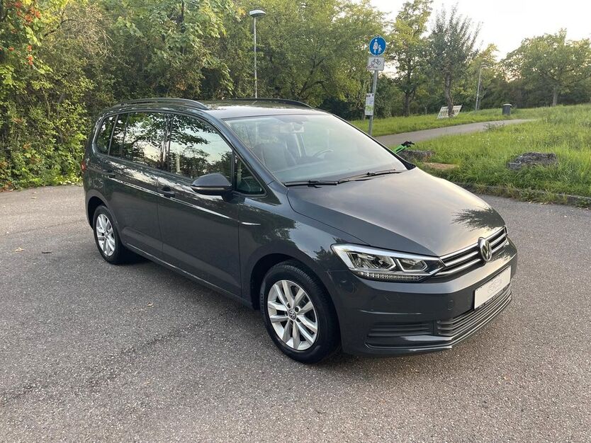 VW Touran 80.799 km 18.999 € Stuttgart 70469