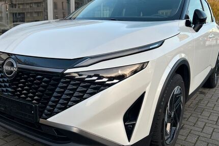 Nissan Qashqai 16.020 km 27.600 € Aachen 52078