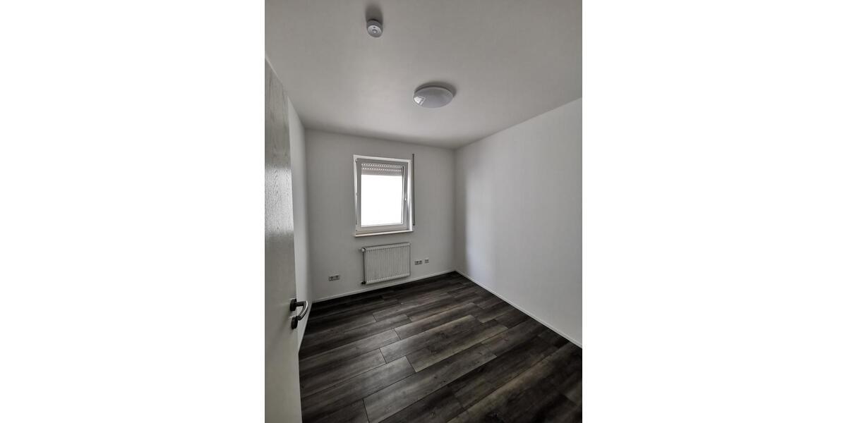 Etagenwohnung Trier Kürenz - 3 Zimmer, 79 m&sup2;, 1.100&euro; | Angebot:26627026