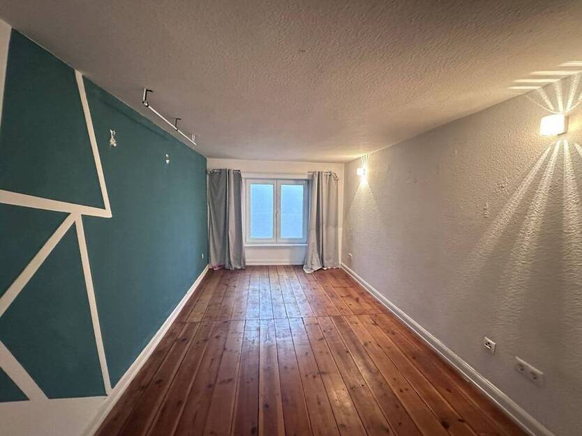 Alle 4 Wohnungen sofort frei! Teilsaniertes Jugendstilhaus