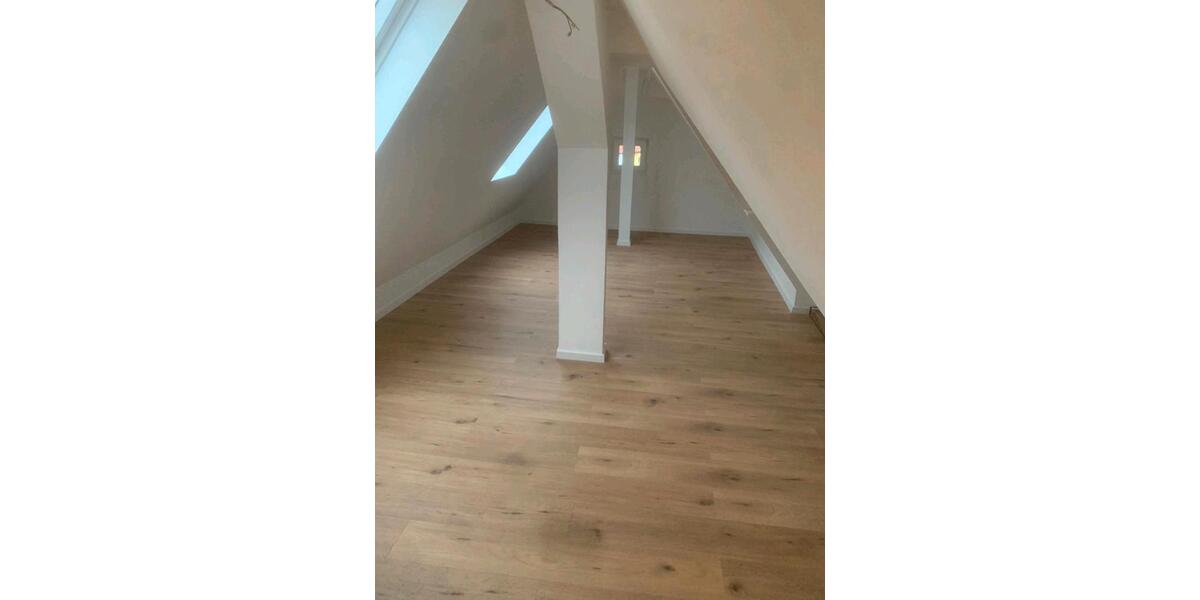 Dachgeschoßwohnung Albstadt Gemarkung Onstmettingen - 3 Zimmer, 100 m&sup2;, 700&euro; | Angebot:25379670