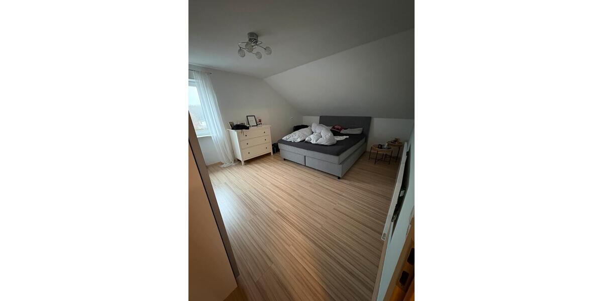 Dachgeschoßwohnung Memmelsdorf - 3 Zimmer, 72 m&sup2;, 235.000&euro; | Angebot:26588009