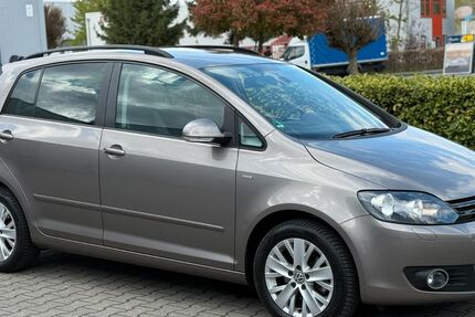 VW Golf 81.896 km 8.990 &euro; Alsdorf 52477