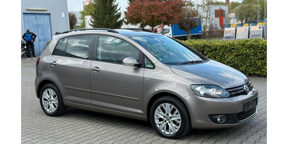 VW Golf 81.896 km 8.990 &euro; Alsdorf 52477
