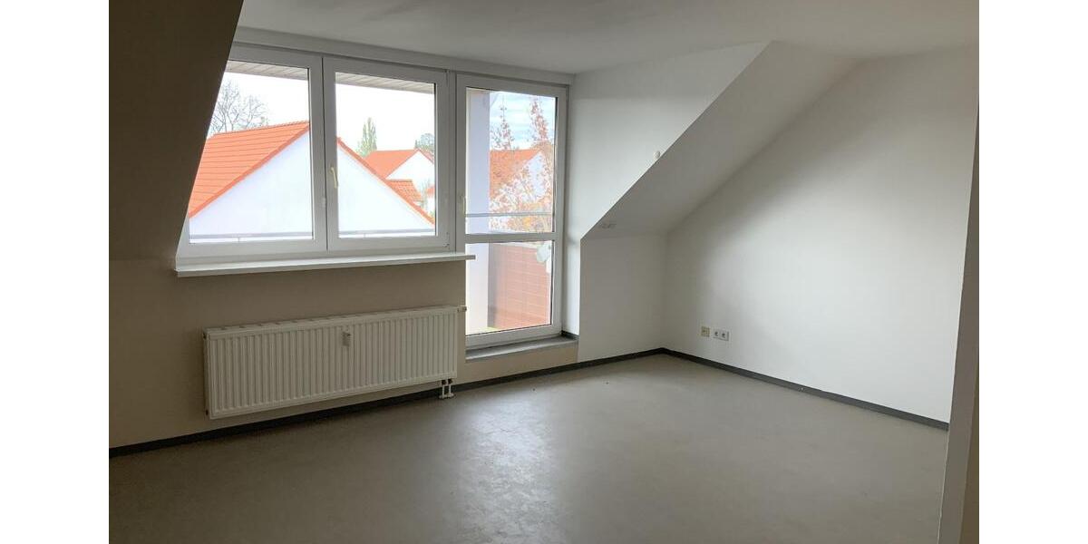 **Helle Dachgeschosswohnung zu vermieten** 3 zimmer