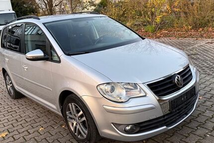 VW Touran 189.000 km 4.999 € Wurmberg 75449