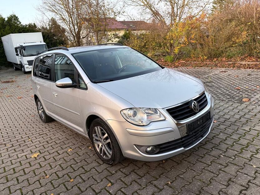 VW Touran 189.000 km 4.999 € Wurmberg 75449