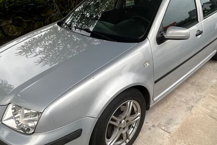 VW Bora 152.000 km 3.450 € Heroldsbach 91336