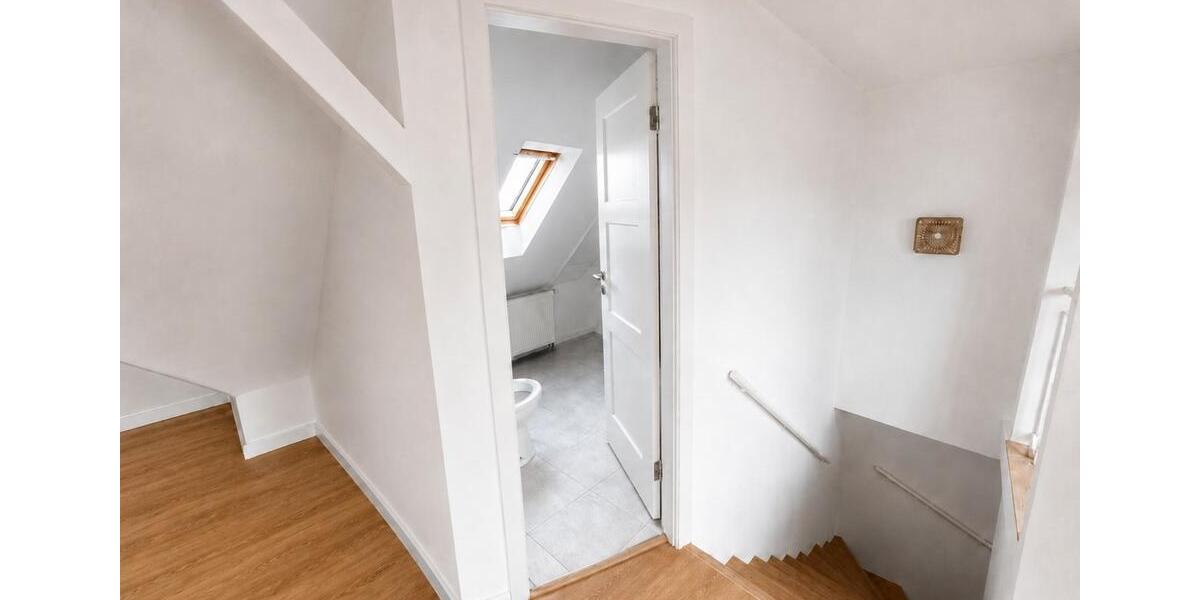Dachgeschoßwohnung Weinheim - 2 Zimmer, 64 m&sup2;, 820&euro; | Angebot:26563799