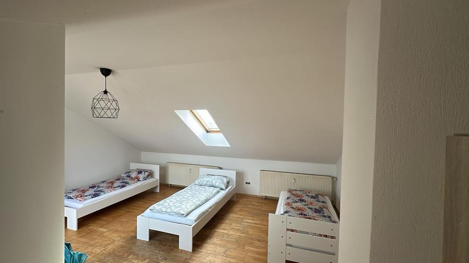 Etagenwohnung Poing - 5 Zimmer, 10 m&sup2;, 600&euro; | Angebot:25724314