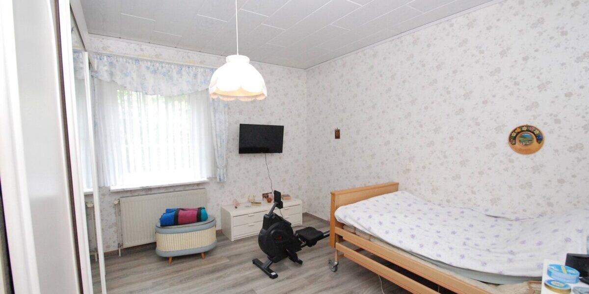 Walmdachbungalow in Marne - Stilvolles Wohnen mit Gartenblick und Wintergarten! - Bungalow Marne | Angebot:26835885