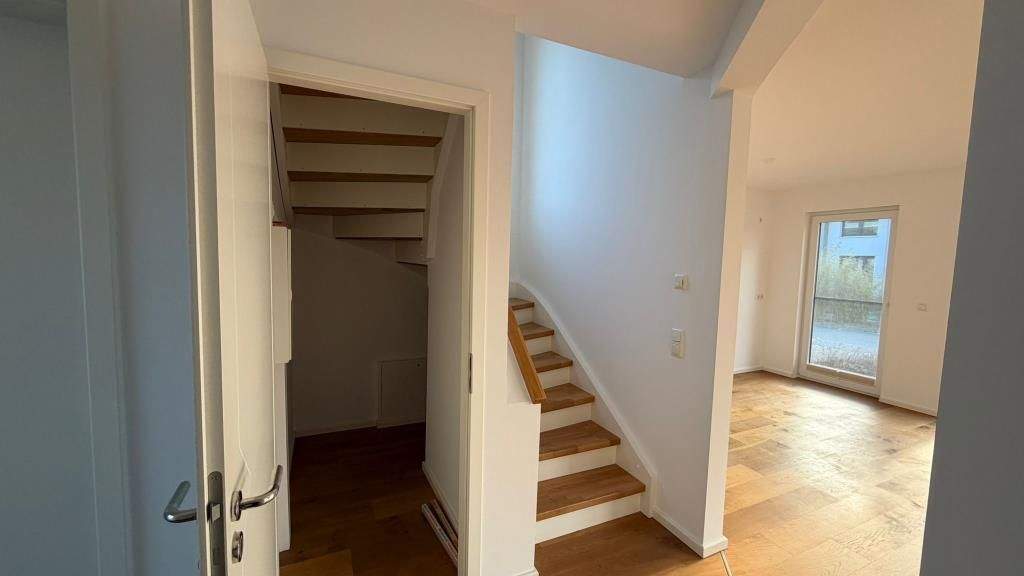 Mehrfamilienhaus, Wohnhaus Rostock Elmenhorst - 6 Zimmer, 180 m&sup2;, 785.000&euro; | Angebot:25666893