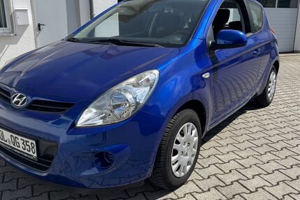 Hyundai i20 84.000 km 3.300 &euro; Düren 52351