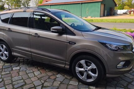 Ford Kuga 56.000 km 18.500 &euro; Tornesch 25436