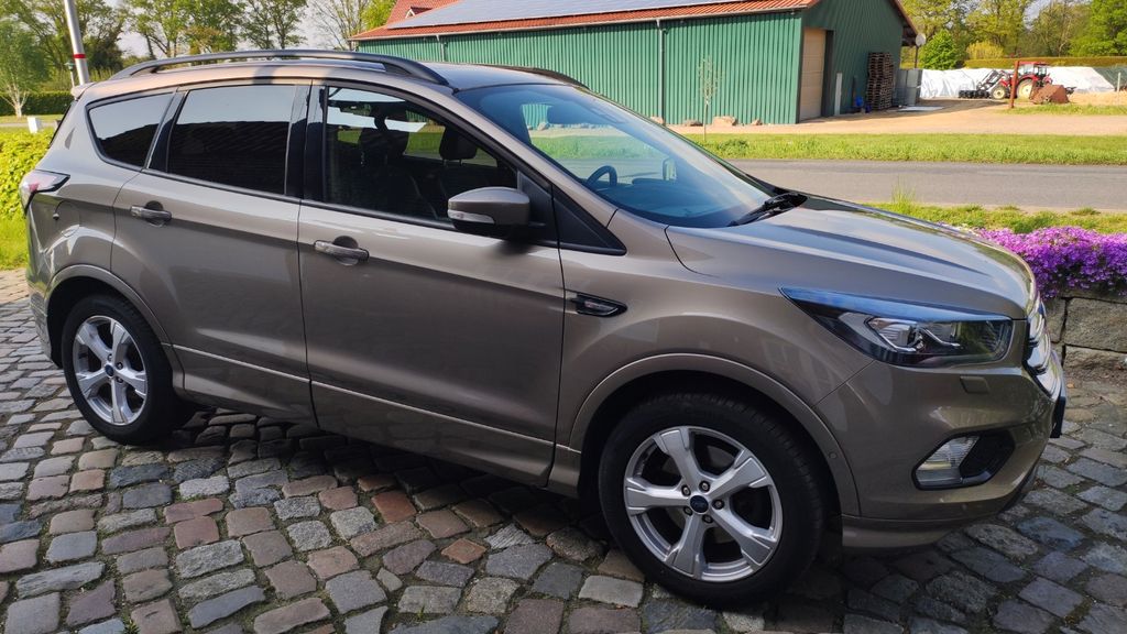 Ford Kuga 56.000 km 18.500 &euro; Tornesch 25436