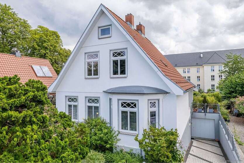 Haus zum Kaufen in Eutin 598.000 € 165.9 m²