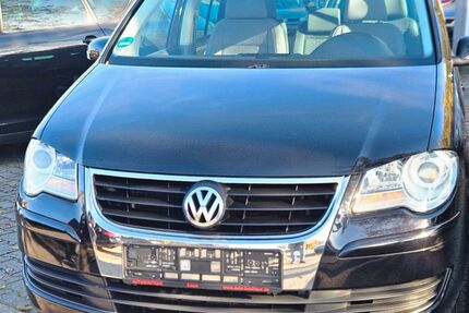 VW Touran 161.403 km 3.999 € Essen 45356