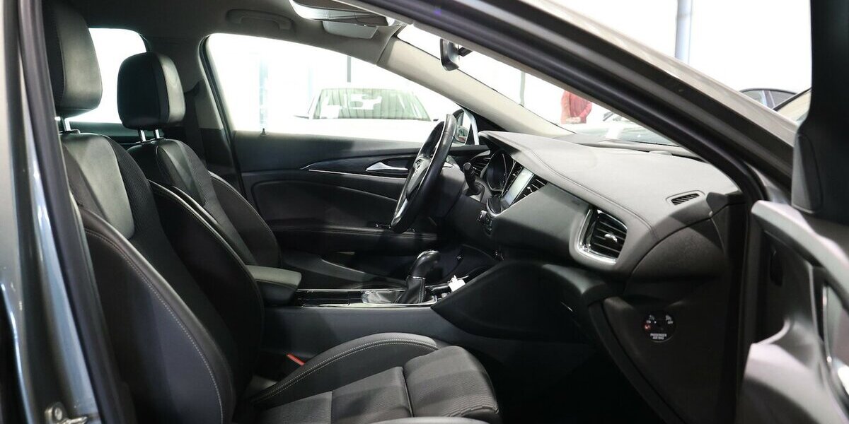 Opel Insignia ST 1.6 D BUSINESS INNOVATION / LED / 79.000 km 16.444 &euro; Hamm 59077