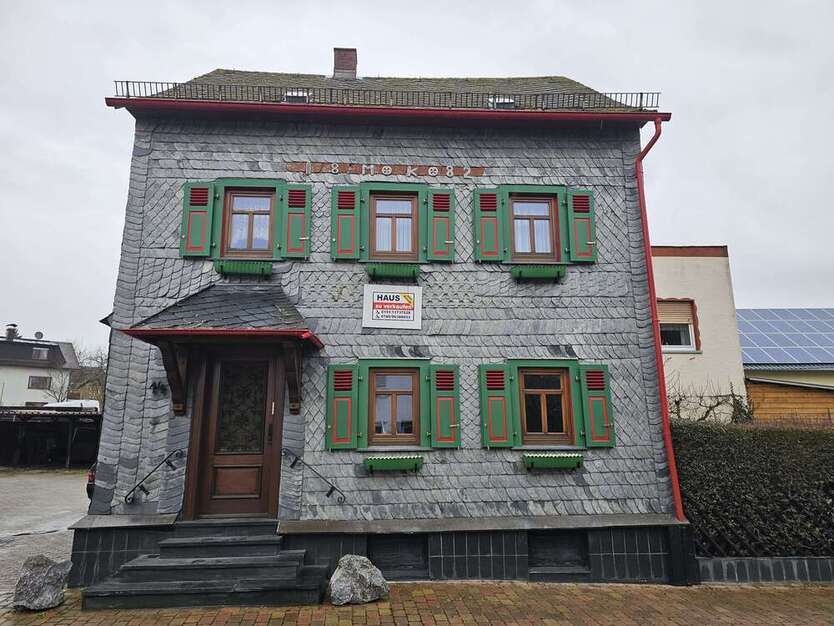 Haus zum Kaufen in Lorch OT Espenschied 290.000 € 327 m²