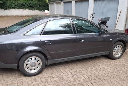 Audi A6 200.000 km 2.500 &euro; Duisburg 47179
