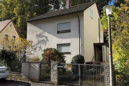 Haus Roßtal - 7 Zimmer, 165 m&sup2;, 450.000&euro; | Angebot:23979302