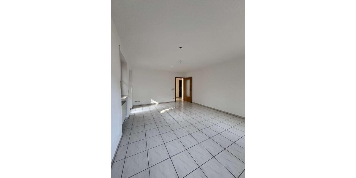 Erdgeschoßwohnung Kaufbeuren - 2.5 Zimmer, 69 m&sup2;, 715&euro; | Angebot:25512899