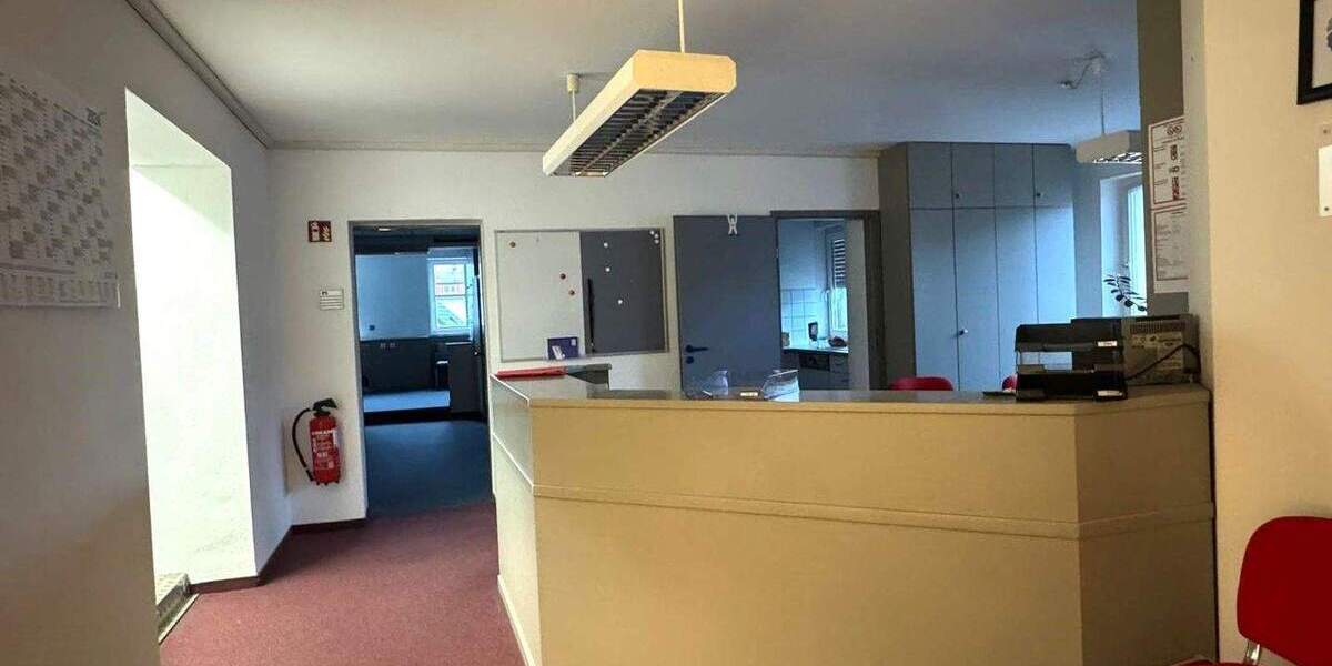 Gewerbeobjekt Bindlach - 8 Zimmer, 265 m&sup2;, 1.500&euro; | Angebot:25664523