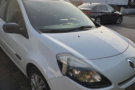 Renault Clio 208.000 km 2.000 &euro; Vöhl 34516