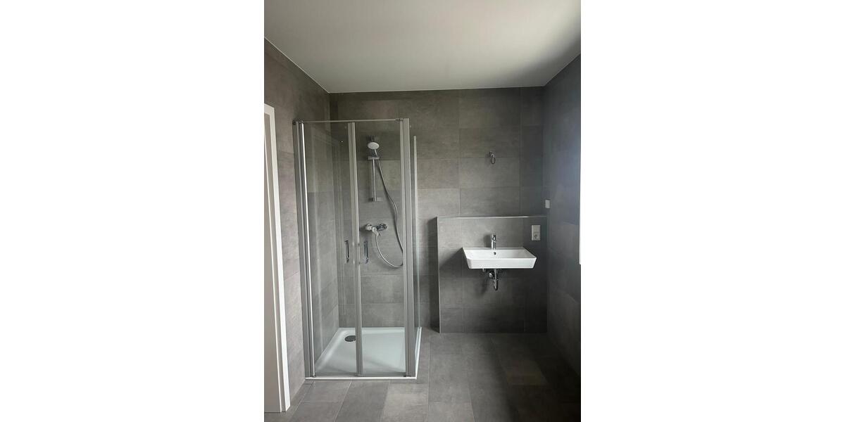 Vermietung: Neubau - Reihenhaus KFW 40 qng Niedrigenergiehaus 6.5 zimmer