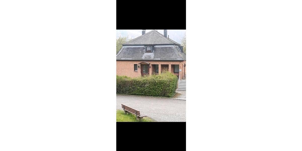 Dachgeschoßwohnung Hennef (Sieg) - 3 Zimmer, 75 m&sup2;, 800&euro; | Angebot:25382879