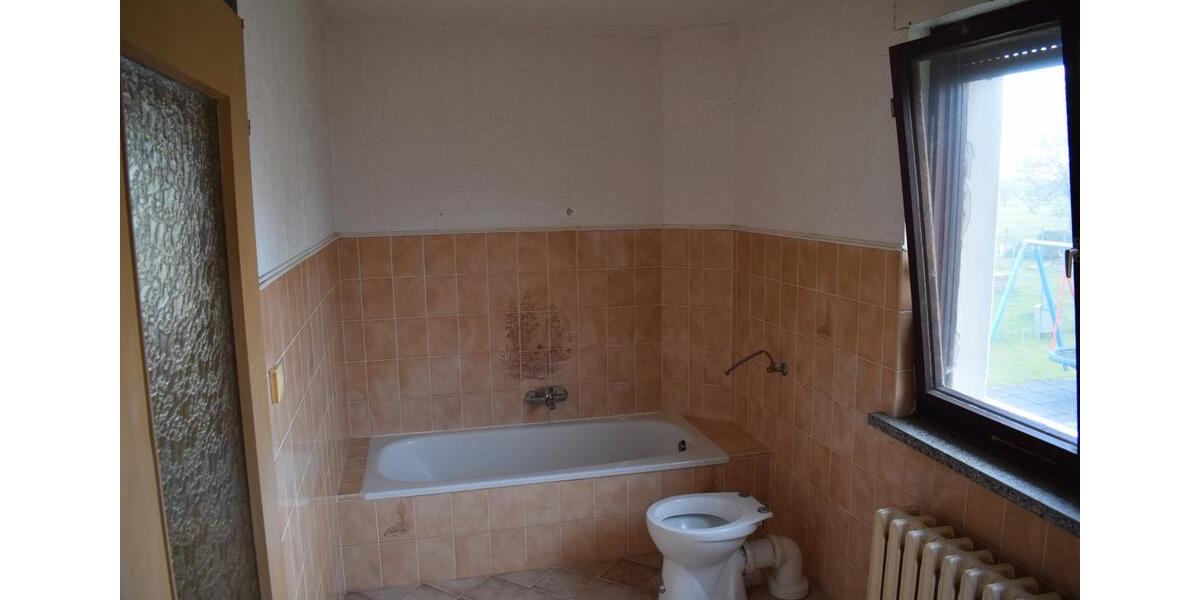 Einfamilienhaus Burg - 5 Zimmer, 130 m&sup2;, 128.000&euro; | Angebot:26940909