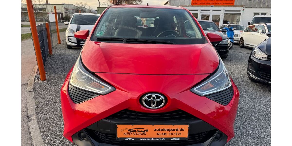 Toyota Aygo (X) 96.000 km 7.300 &euro; Garching bei München-Hochbrück 85748
