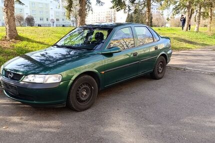 Opel Vectra 145.342 km 1.399 &euro; Borna 04552