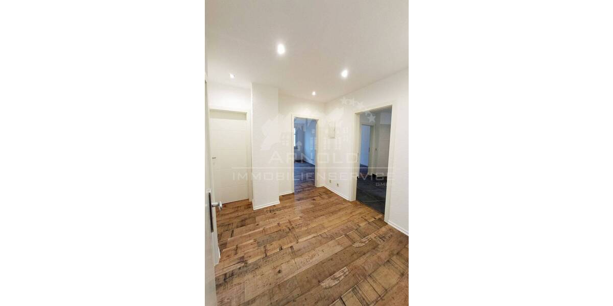 Etagenwohnung Flöha - 4 Zimmer, 100 m&sup2;, 600&euro; | Angebot:26017667