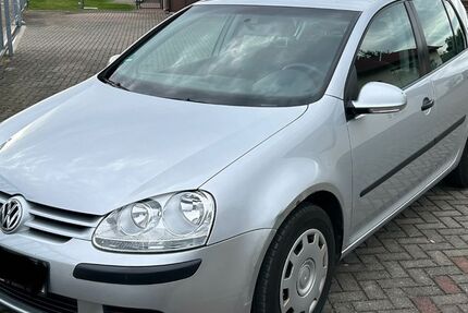 VW Golf 98.300 km 2.800 &euro; Zörbig 06780