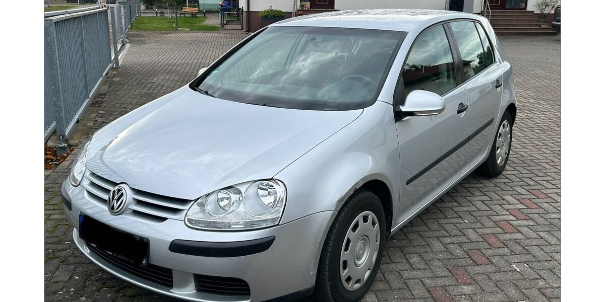 VW Golf 98.300 km 2.800 &euro; Zörbig 06780